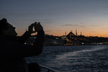 Nikon magazine - Figen Kokol in Istanbul with the DX 16-50mm
